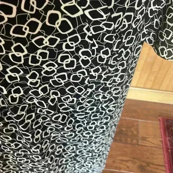 Chaps women’s size large, beautiful, black, and white summer dress. - Picture 4 of 7